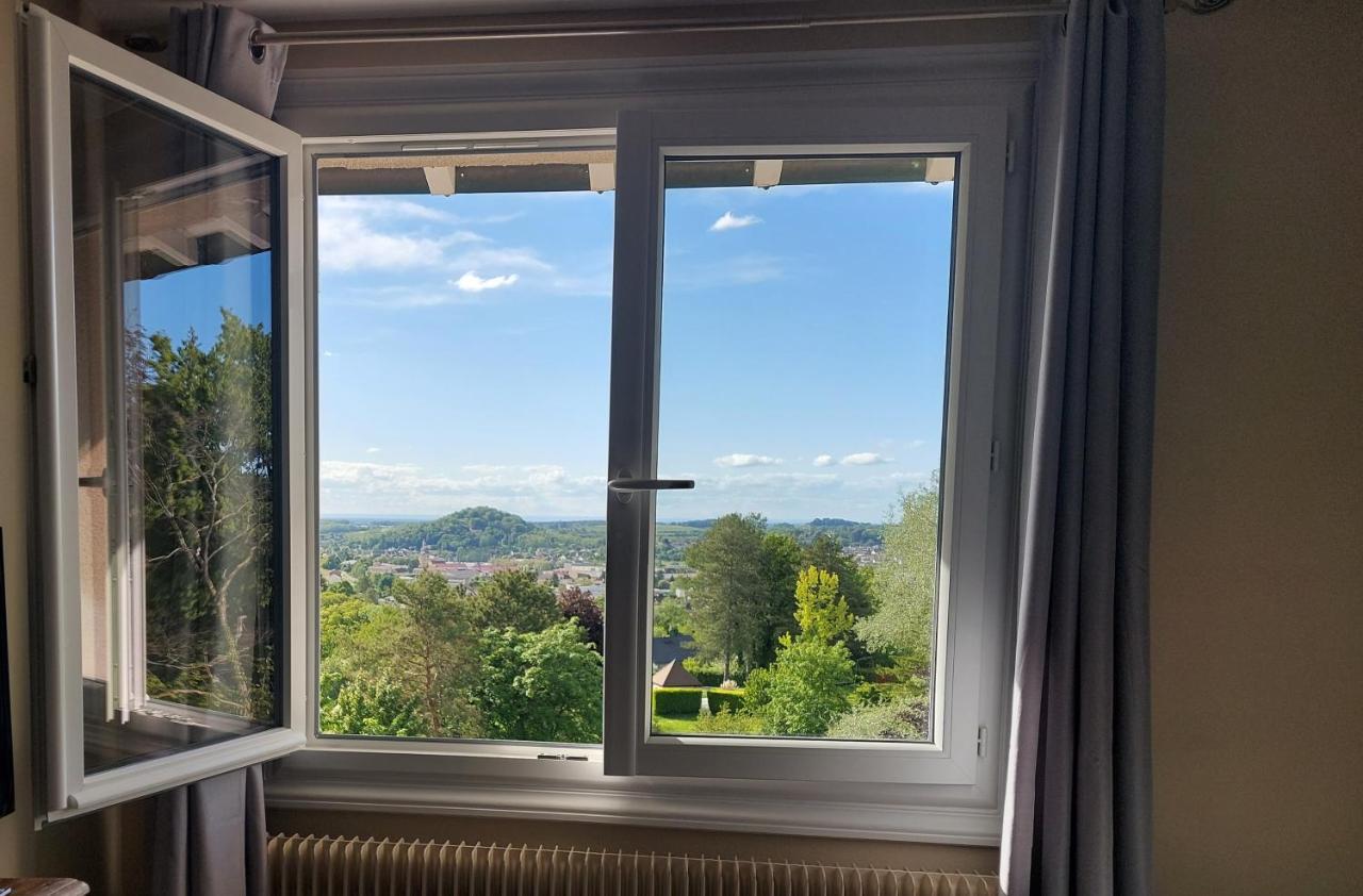 Chambres D'Hotes Le Relais Globe Trotteur Montaigu  エクステリア 写真