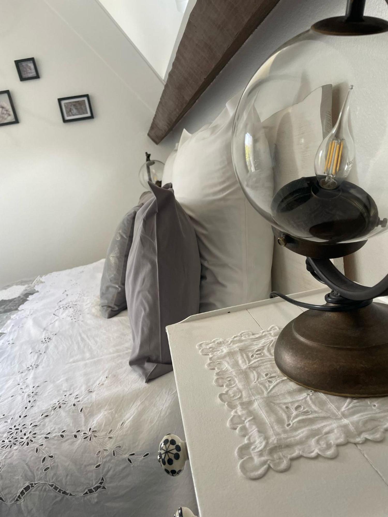 Chambres D'Hotes Le Relais Globe Trotteur Montaigu  エクステリア 写真